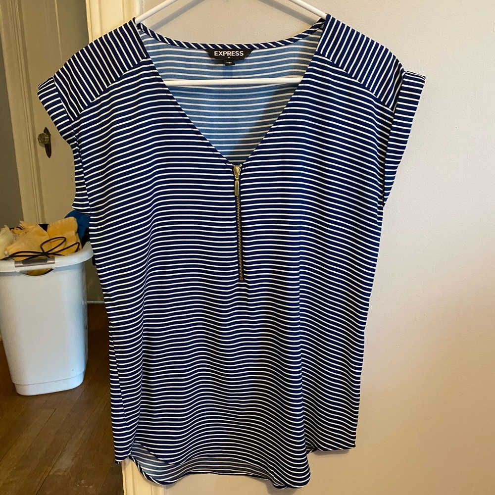 Express short sleeve navy and white blouse